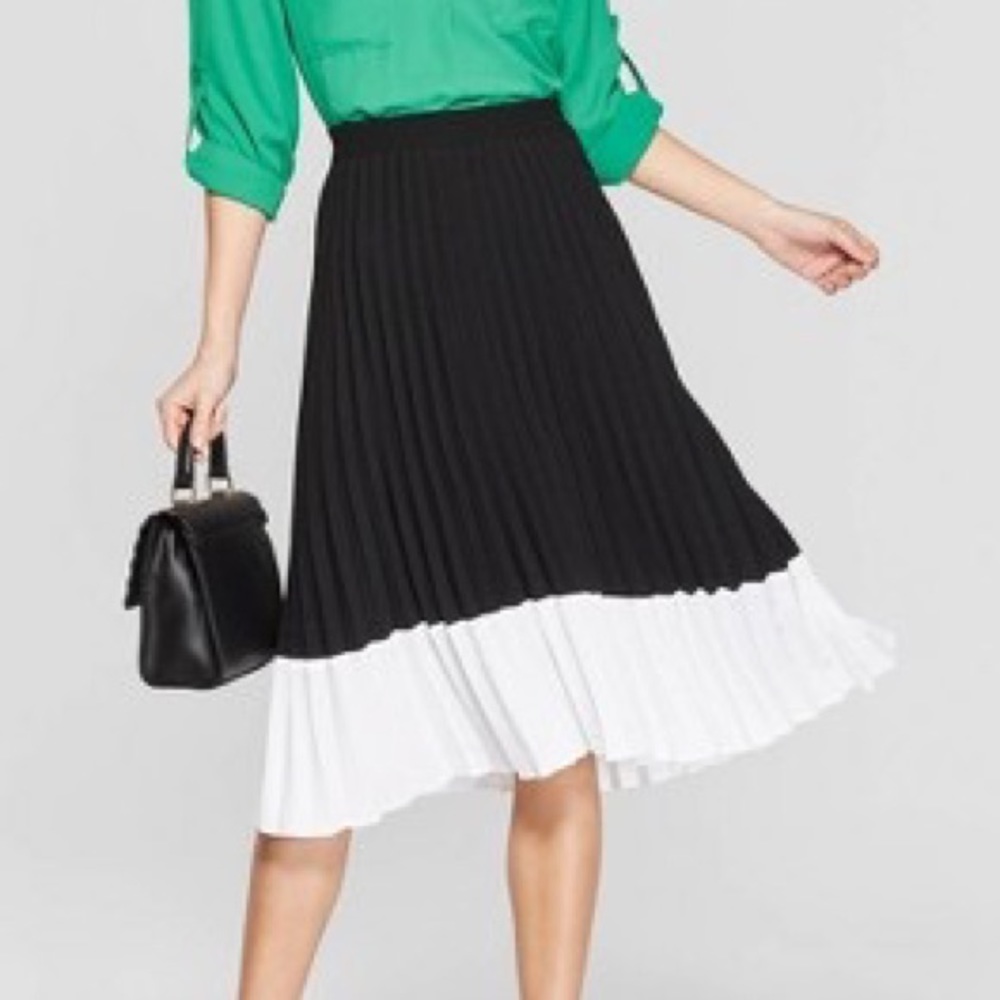 A New Day black pleated midi skirt size Medium